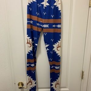 Arrow and deer head leggings